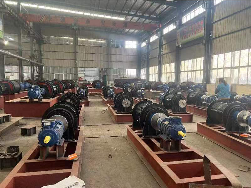 我公司為水利水電生產(chǎn)268臺套2x800kn新型啟閉機組裝調(diào)試中